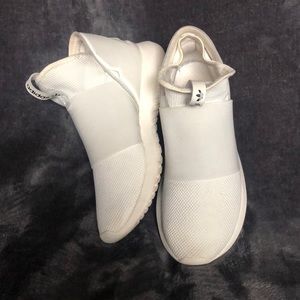 Adidas tubular!